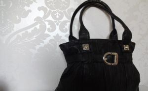 Krásna čierna kabelka vzor 3